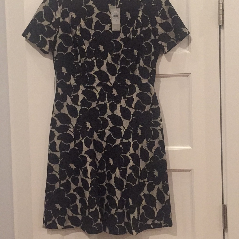 Short sleeve black dress